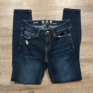 Rewash dark blue distressed classic rise skinny jeans size 7/28